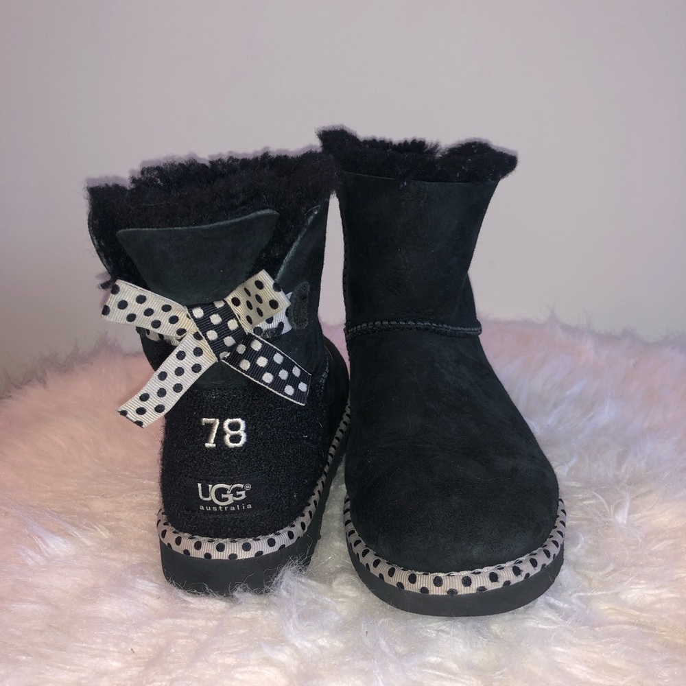 UGG short limited edition polka dot boots!!!